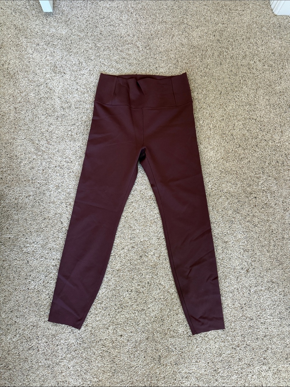 Vuori Women's plum High-Rise Leggings